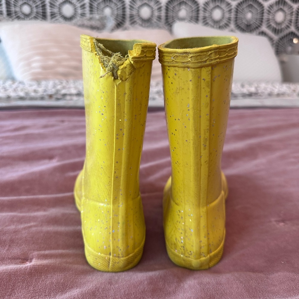 Discontinued kids Hunter Bright Yellow sparkle Waterproof Boots - Picture 7 of 8